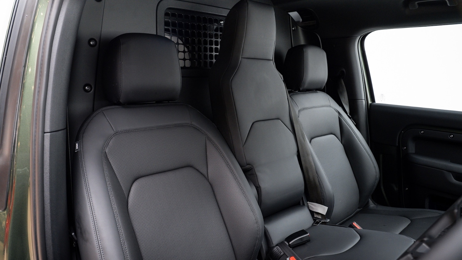 Used Land Rover Defender 2025 for sale - 77235556: Photo 3