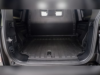 Used Land Rover Defender 2025 for sale - 77235556: Photo