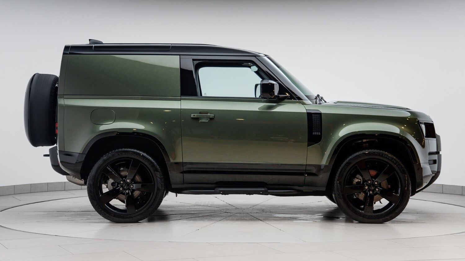 Used Land Rover Defender 2025 for sale - 77235556: Photo 7