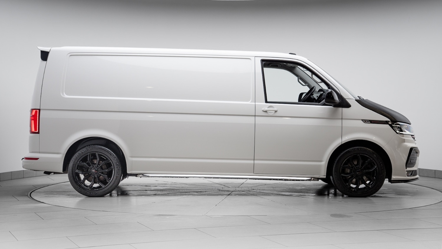 Used Volkswagen Transporter 2024 for sale - 77247960: Photo 6