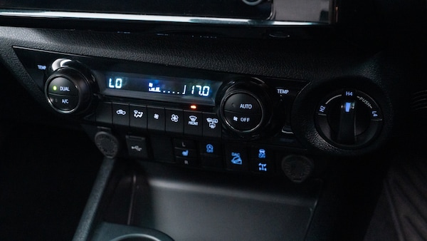 Used Toyota Hilux 2025 for sale - 76289812: Photo 23