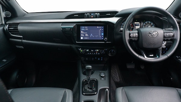 Used Toyota Hilux 2025 for sale - 76289812: Photo 2