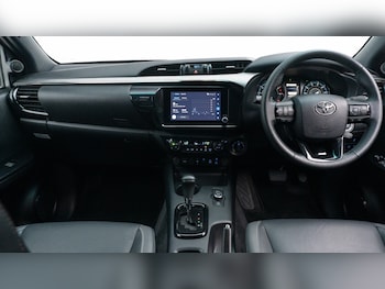 Used Toyota Hilux 2025 for sale - 76289812: Photo 2