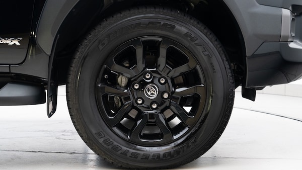Used Toyota Hilux 2025 for sale - 76289812: Photo 32