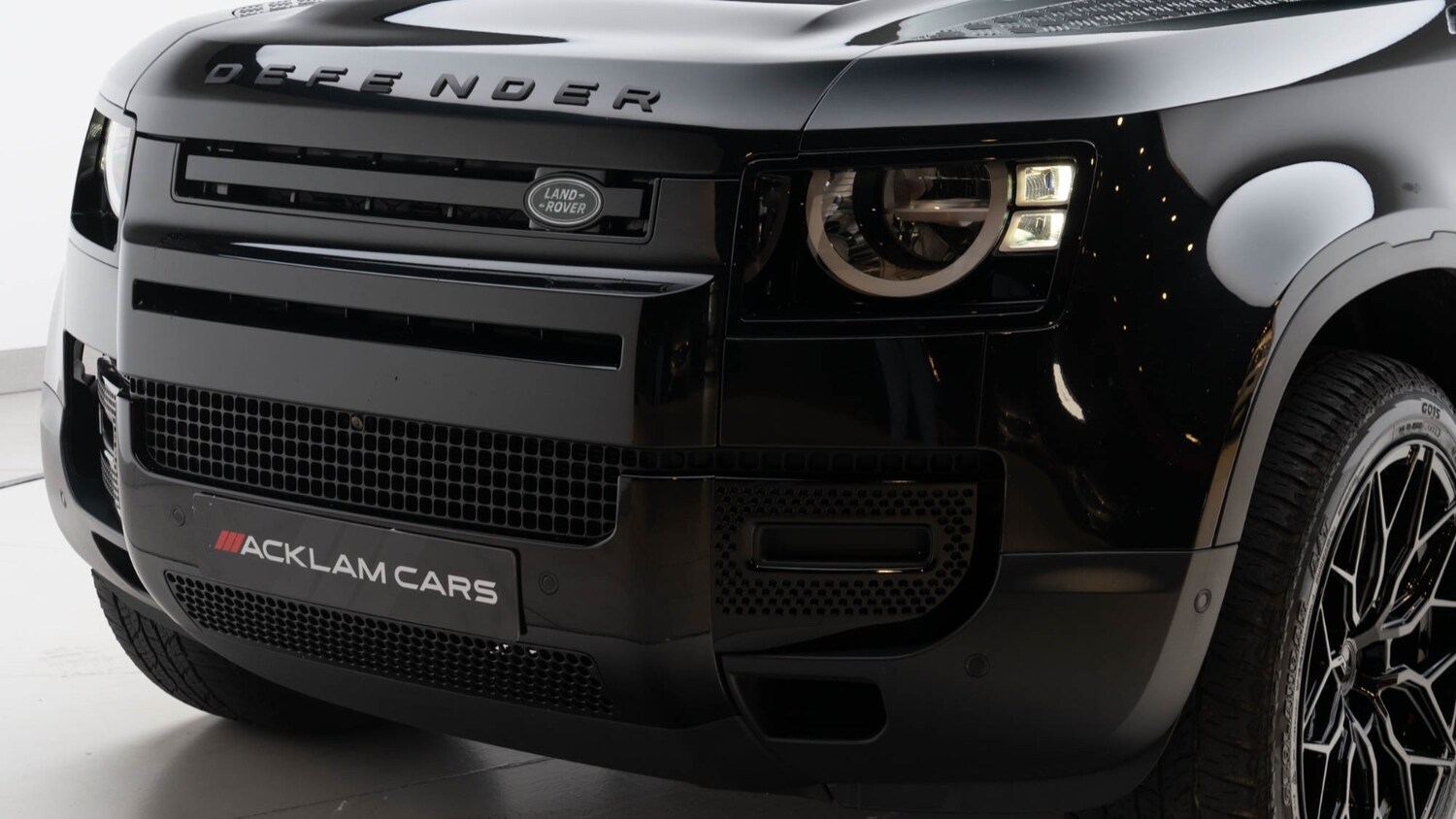 Used Land Rover Defender 2023 for sale - 76104301: Photo 11