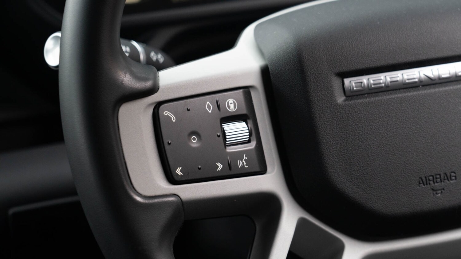 Used Land Rover Defender 2023 for sale - 76104301: Photo 19