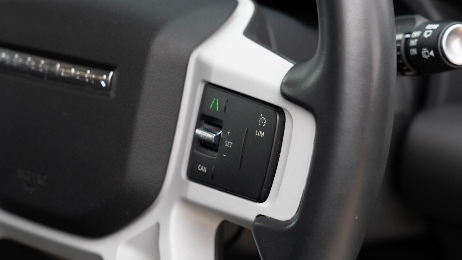 Used Land Rover Defender 2023 for sale - 76104301: Photo 22