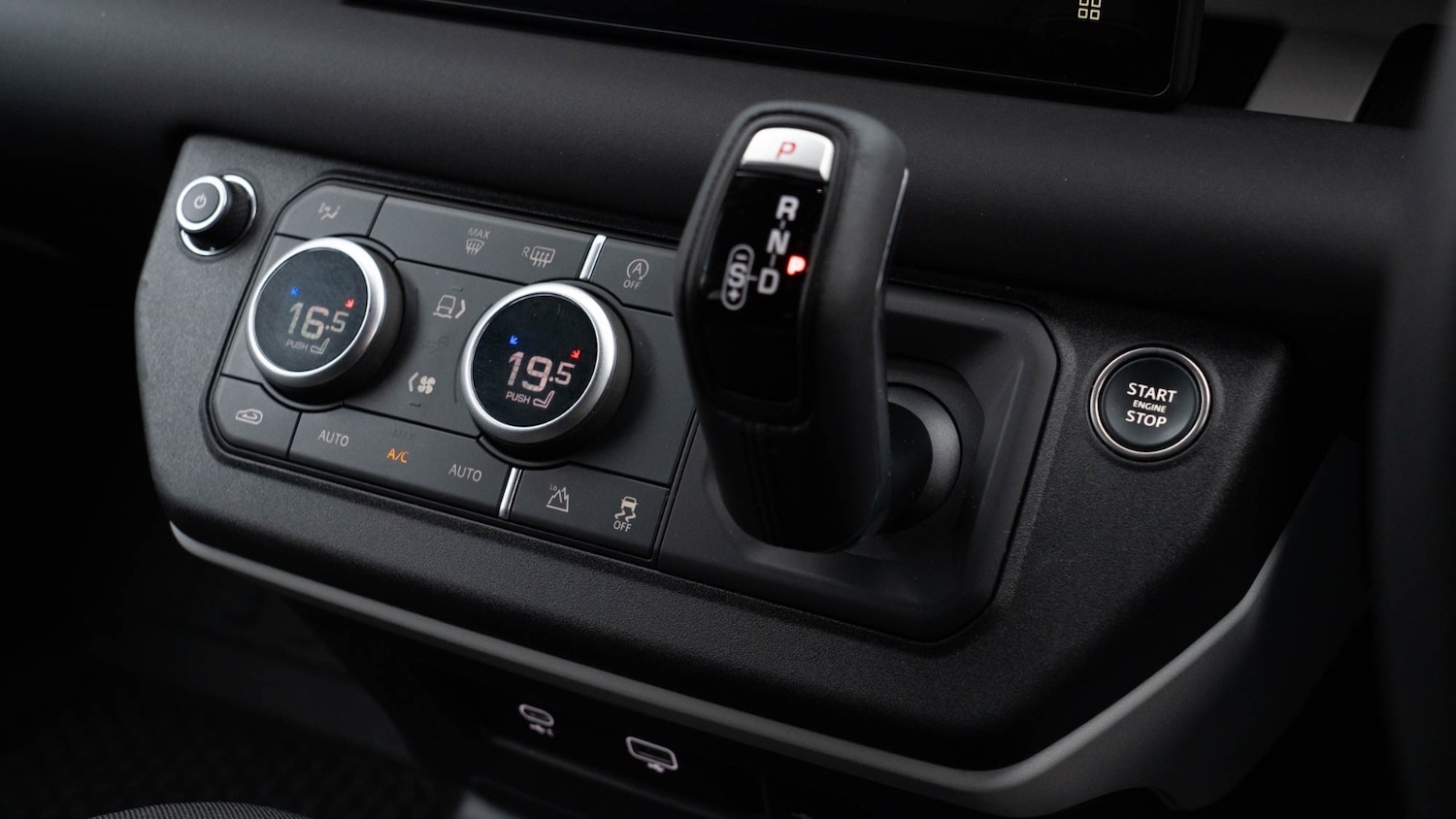 Used Land Rover Defender 2023 for sale - 76104301: Photo 23