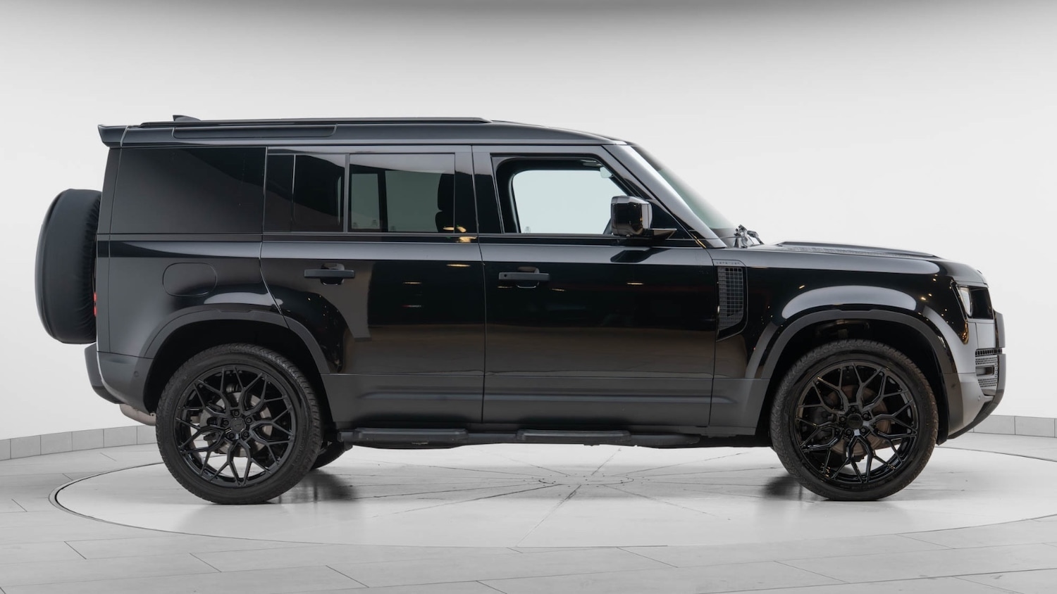 Used Land Rover Defender 2023 for sale - 76104301: Photo 8