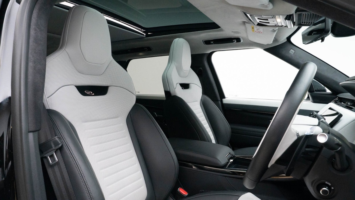 Used Land Rover Range Rover Sport 2024 for sale - 76661041: Photo 3