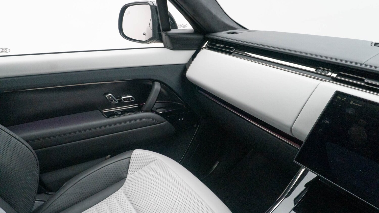 Used Land Rover Range Rover Sport 2024 for sale - 76661041: Photo 32