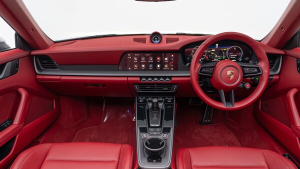Used Porsche 911 2025 for sale - 75471279: Photo 2