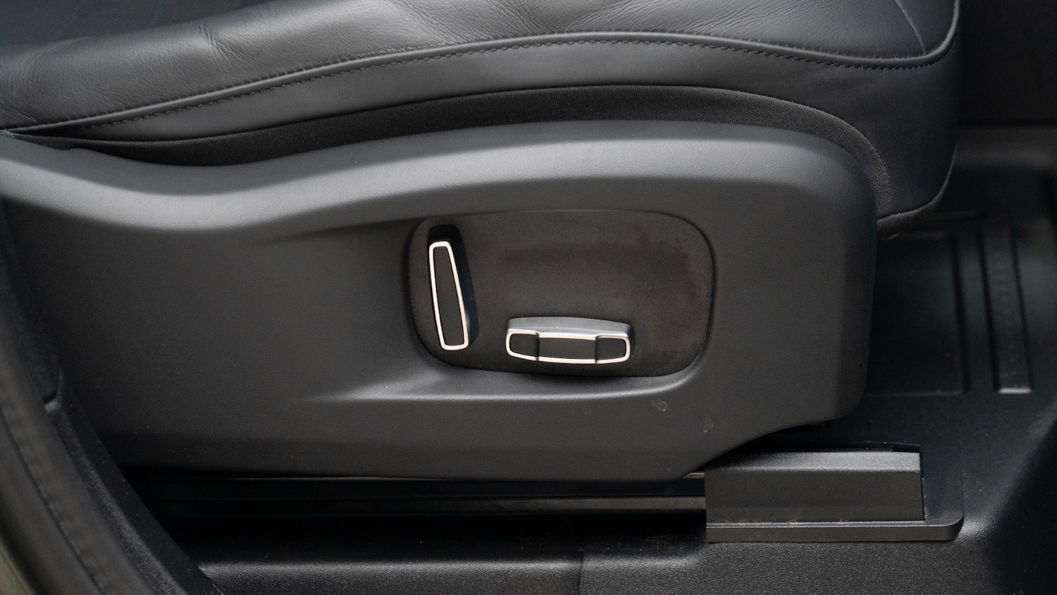 Used Land Rover Defender 2025 for sale - 77778334: Photo 24