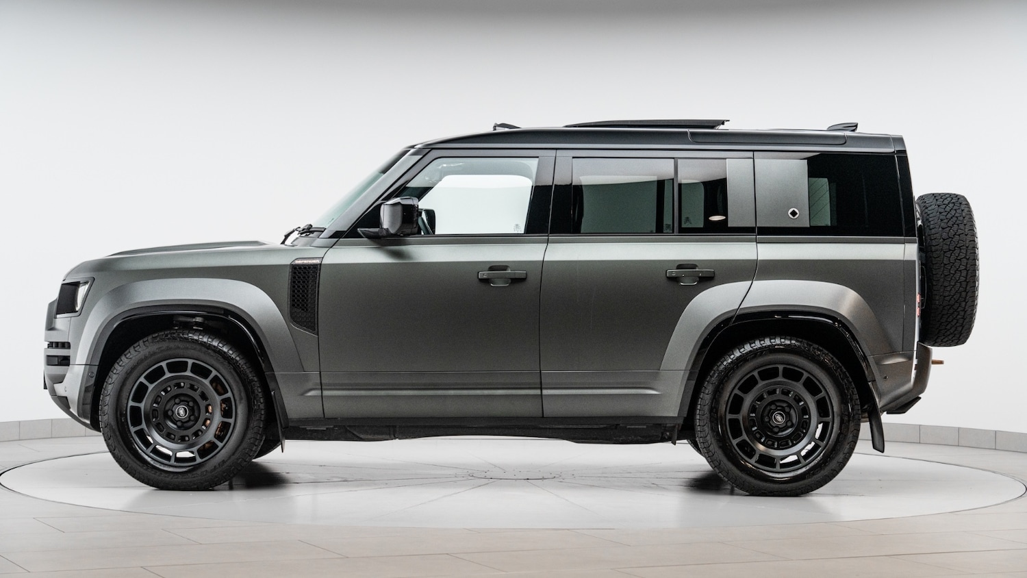 Used Land Rover Defender 2025 for sale - 77778334: Photo 5