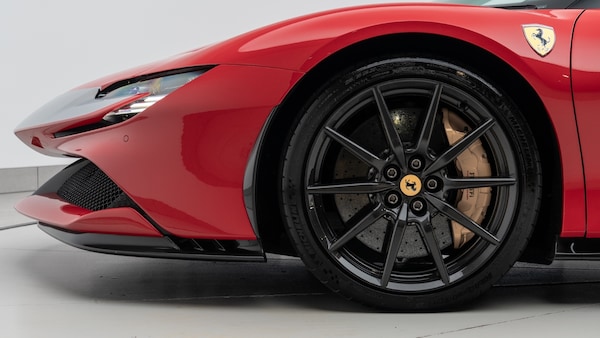 Used Ferrari SF90 Stradale 2021 for sale - 75537310: Photo 13