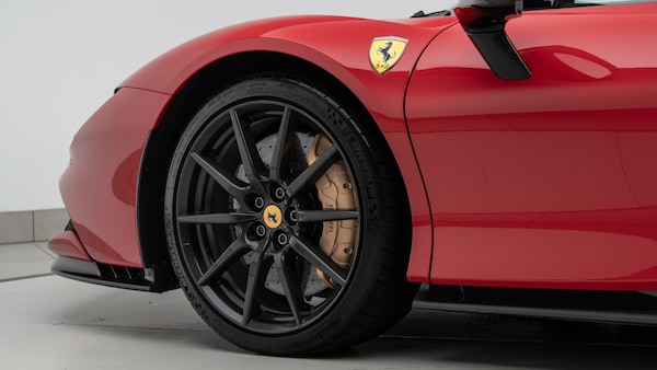 Used Ferrari SF90 Stradale 2021 for sale - 75537310: Photo 14