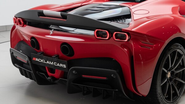 Used Ferrari SF90 Stradale 2021 for sale - 75537310: Photo 17
