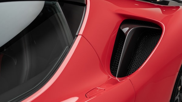 Used Ferrari SF90 Stradale 2021 for sale - 75537310: Photo 22