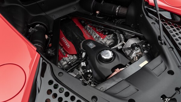 Used Ferrari SF90 Stradale 2021 for sale - 75537310: Photo 28