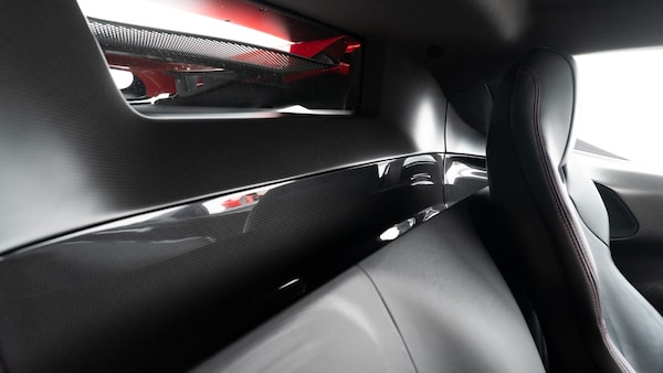 Used Ferrari SF90 Stradale 2021 for sale - 75537310: Photo 37