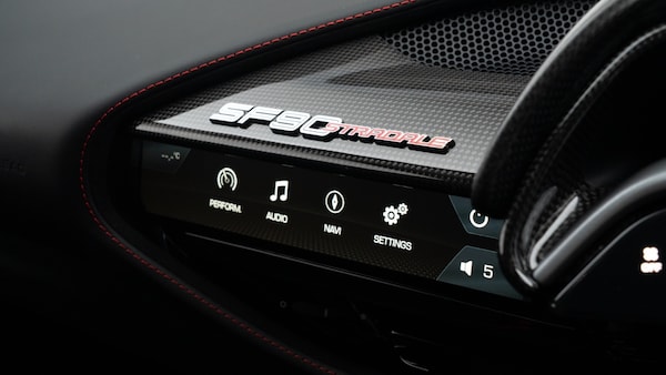 Used Ferrari SF90 Stradale 2021 for sale - 75537310: Photo 40