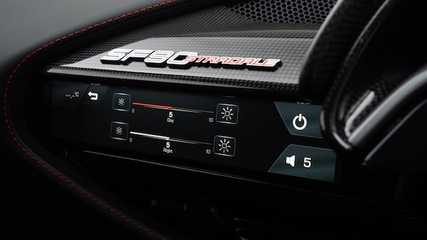 Used Ferrari SF90 Stradale 2021 for sale - 75537310: Photo 42