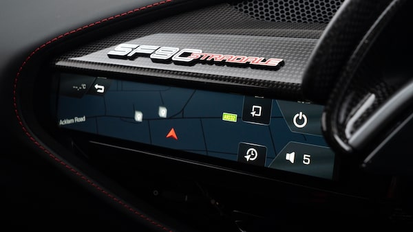 Used Ferrari SF90 Stradale 2021 for sale - 75537310: Photo 43