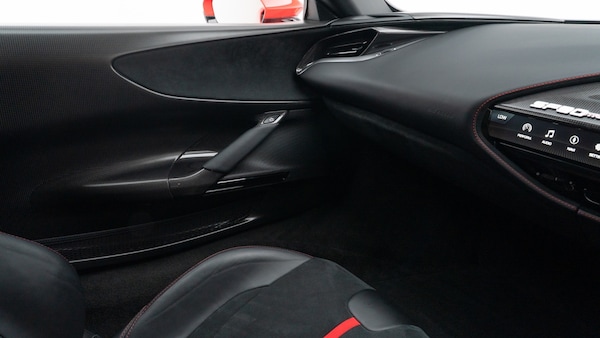 Used Ferrari SF90 Stradale 2021 for sale - 75537310: Photo 50