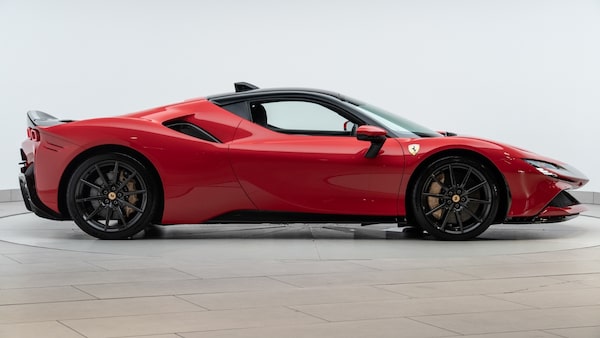 Used Ferrari SF90 Stradale 2021 for sale - 75537310: Photo 8