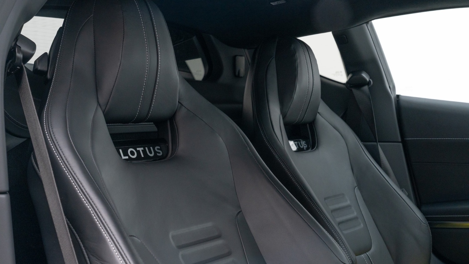 Used Lotus Emira 2024 for sale - 76684168: Photo 3