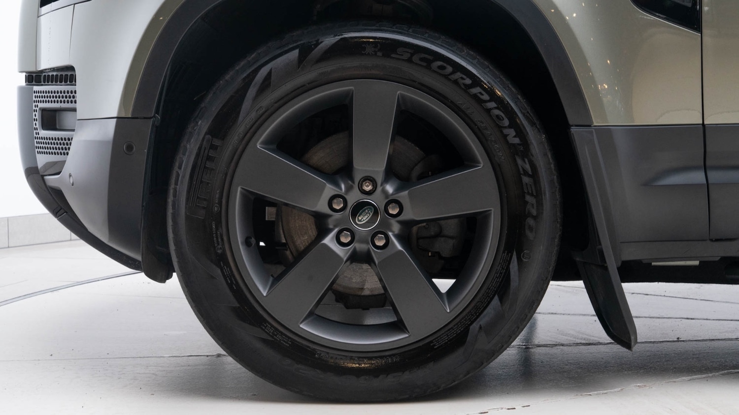 Used Land Rover Defender 2023 for sale - 76589825: Photo 10