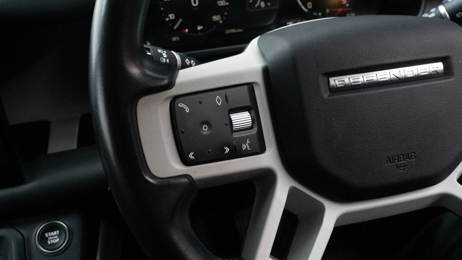 Used Land Rover Defender 2023 for sale - 76589825: Photo 15