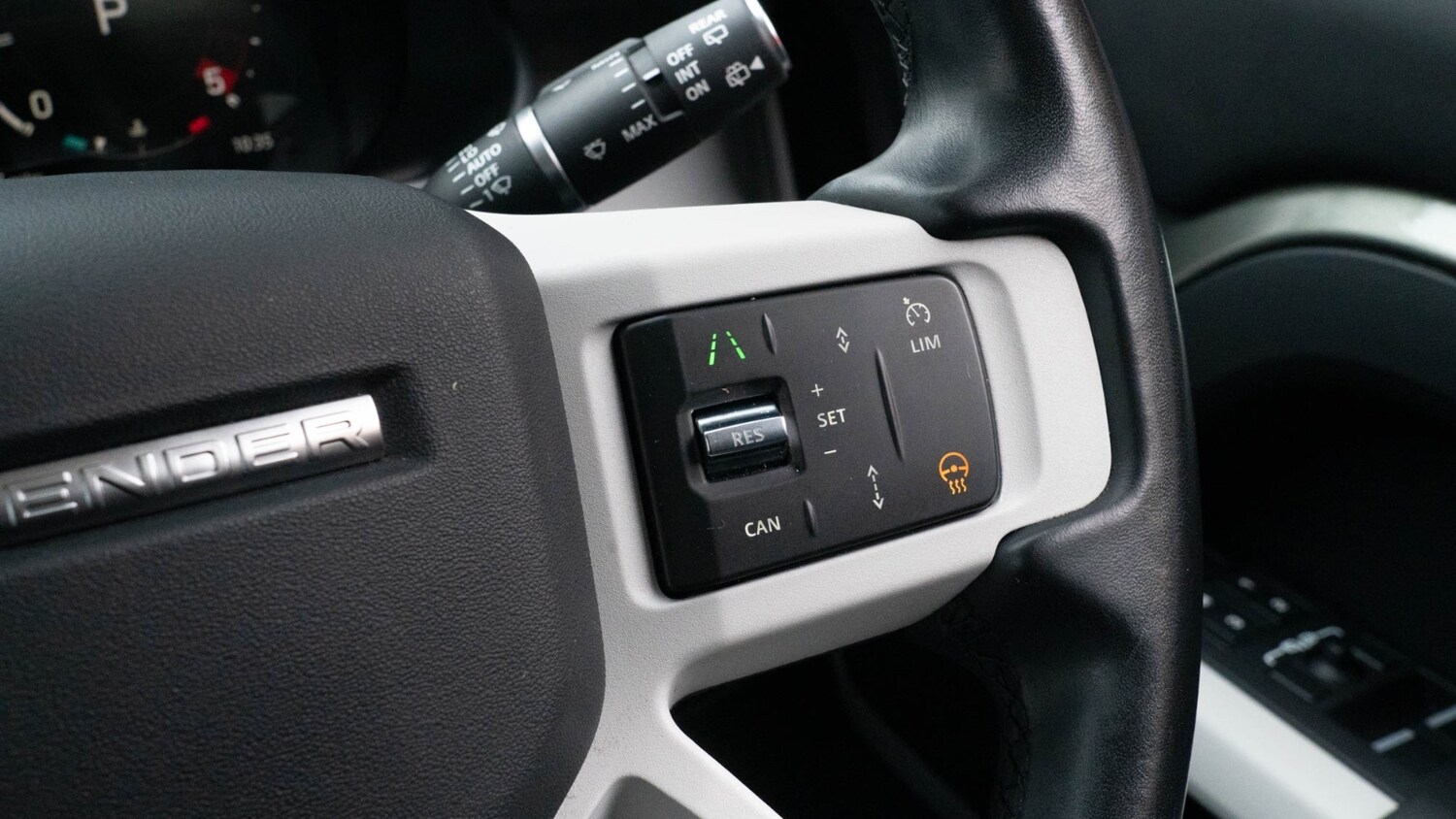 Used Land Rover Defender 2023 for sale - 76589825: Photo 16