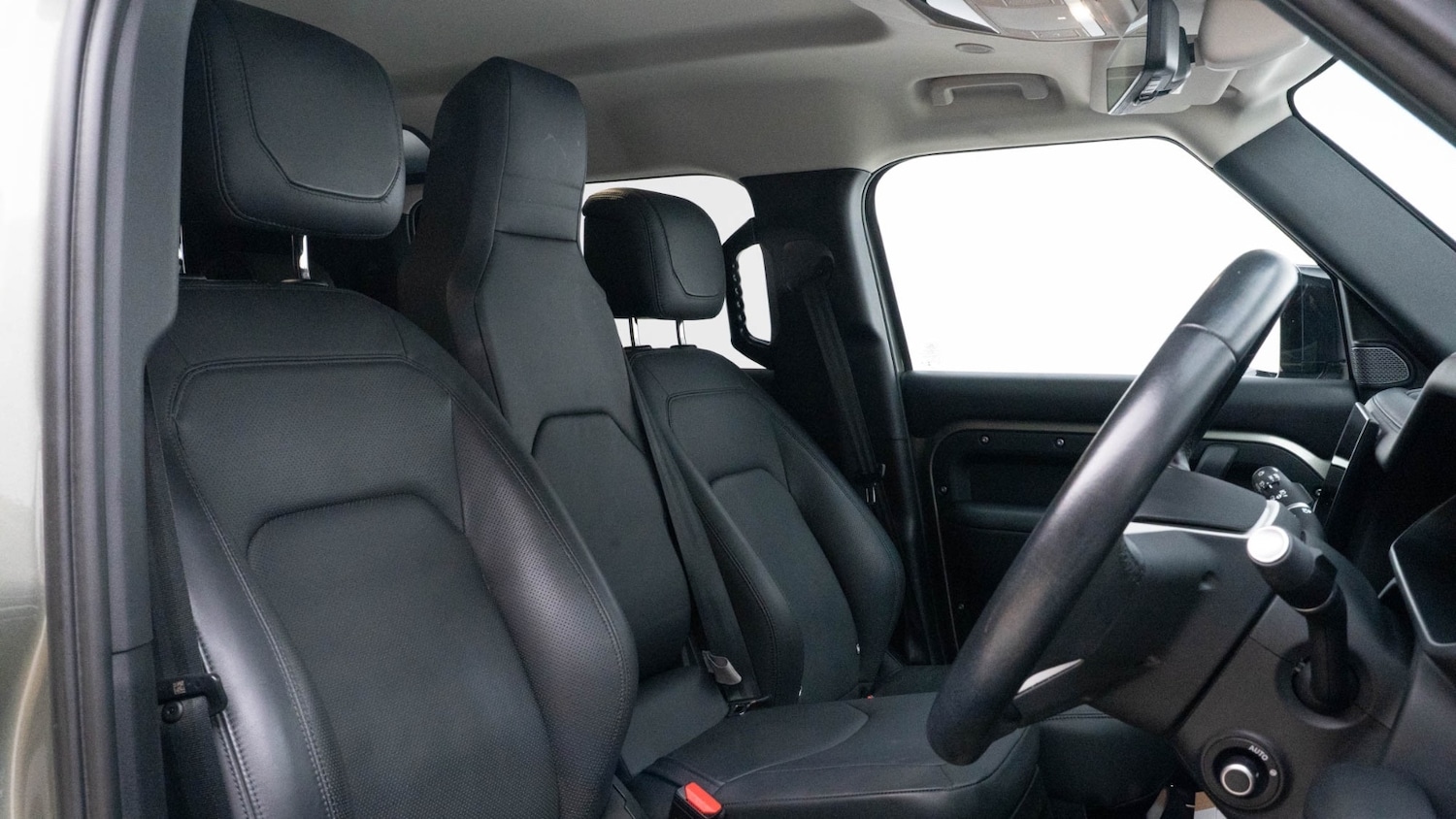 Used Land Rover Defender 2023 for sale - 76589825: Photo 3