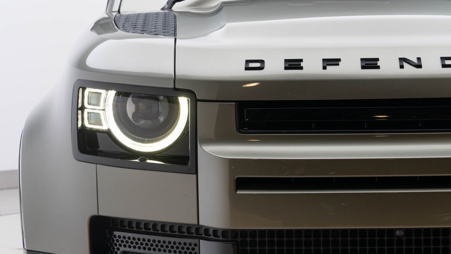 Used Land Rover Defender 2023 for sale - 76589825: Photo 9