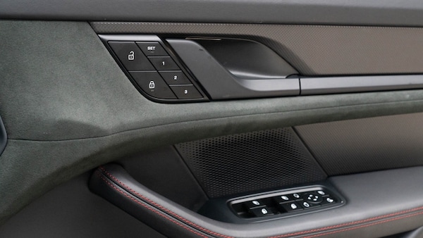 Used Porsche Taycan 2023 for sale - 76203922: Photo 31