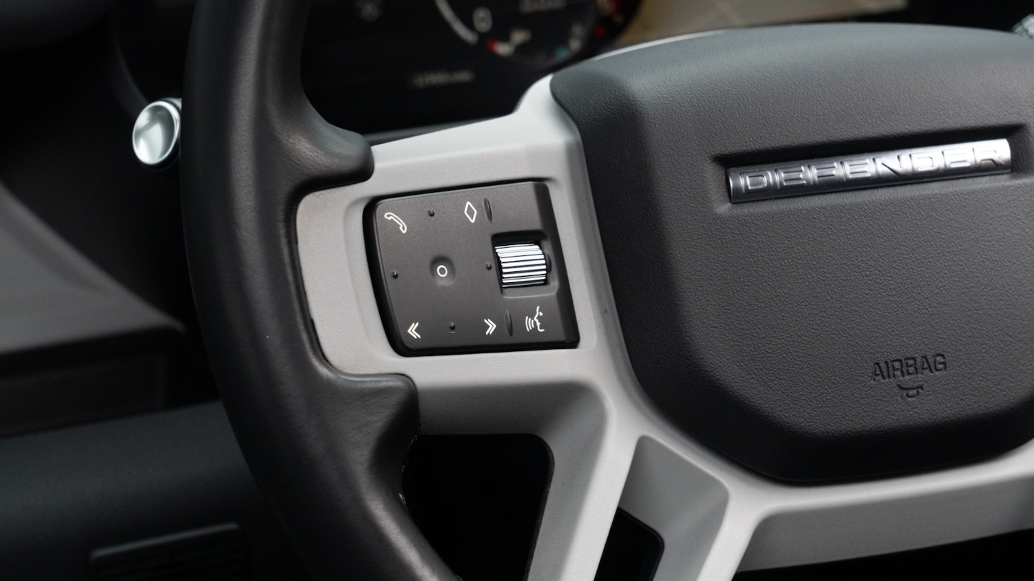 Used Land Rover Defender 2022 for sale - 76640180: Photo 10