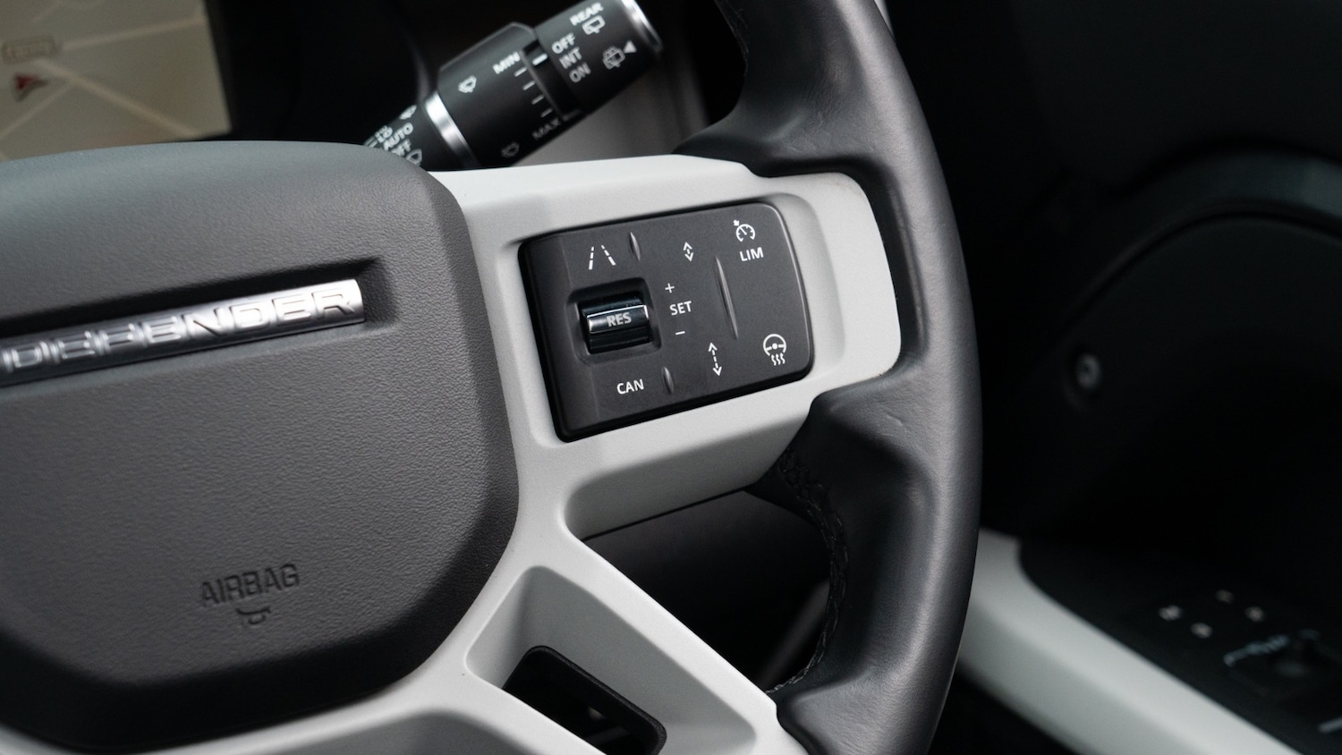 Used Land Rover Defender 2022 for sale - 76640180: Photo 11