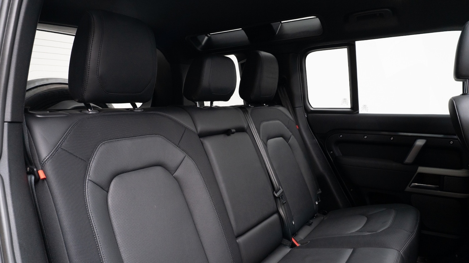 Used Land Rover Defender 2022 for sale - 76640180: Photo 13