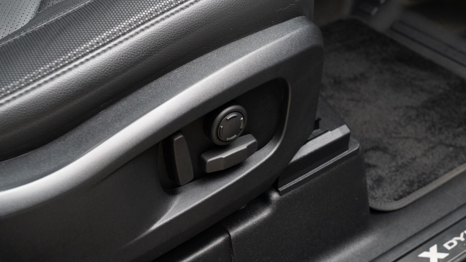 Used Land Rover Defender 2022 for sale - 76640180: Photo 16