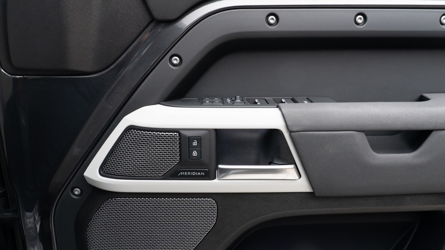 Used Land Rover Defender 2022 for sale - 76640180: Photo 27