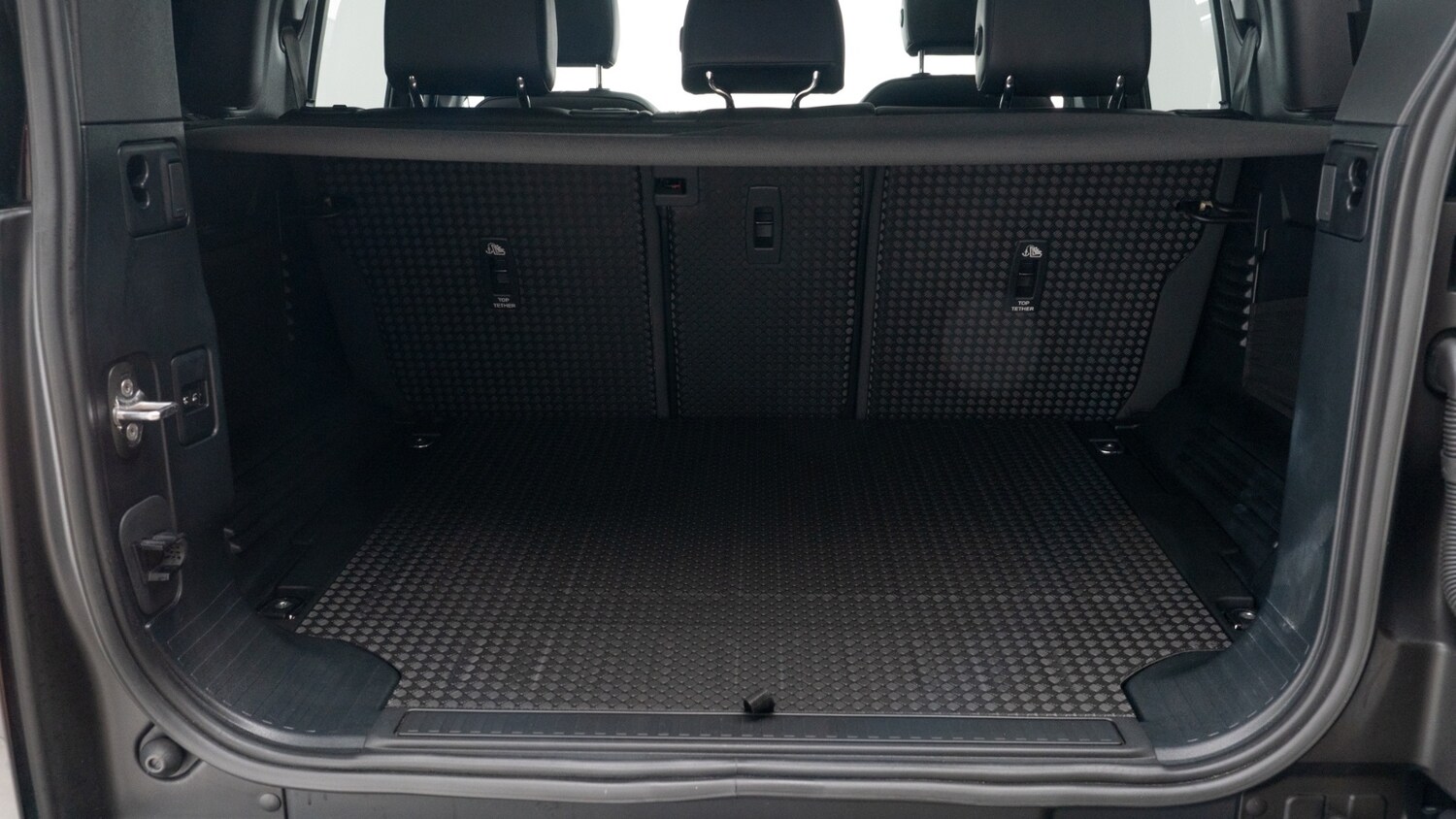 Used Land Rover Defender 2022 for sale - 76640180: Photo 8