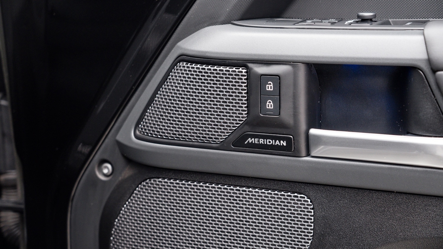 Used Land Rover Defender 2023 for sale - 77803796: Photo 12