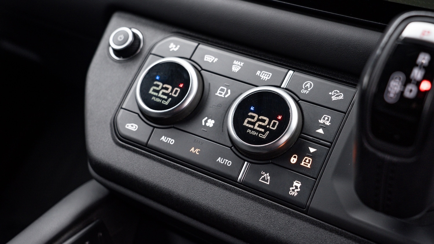 Used Land Rover Defender 2023 for sale - 77803796: Photo 15