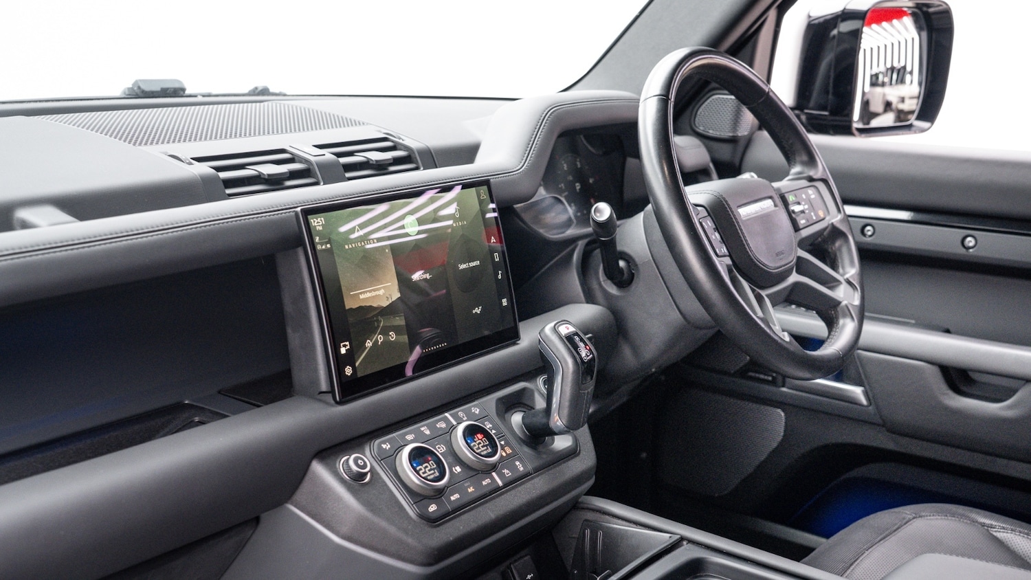 Used Land Rover Defender 2023 for sale - 77803796: Photo 31