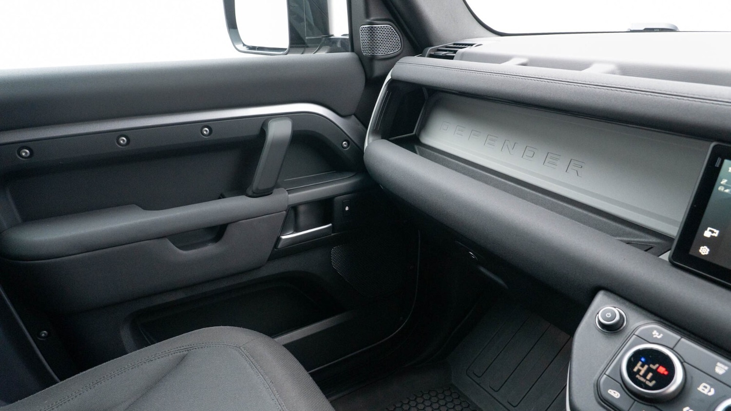 Used Land Rover Defender 2022 for sale - 76384324: Photo 24