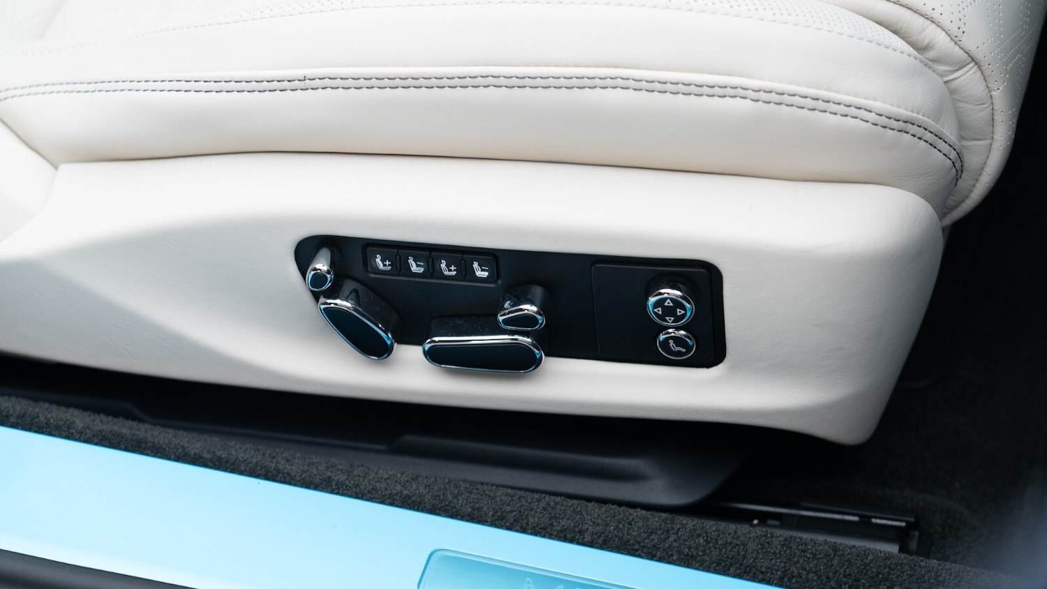 Used Bentley Continental 2025 for sale - 76410546: Photo 15