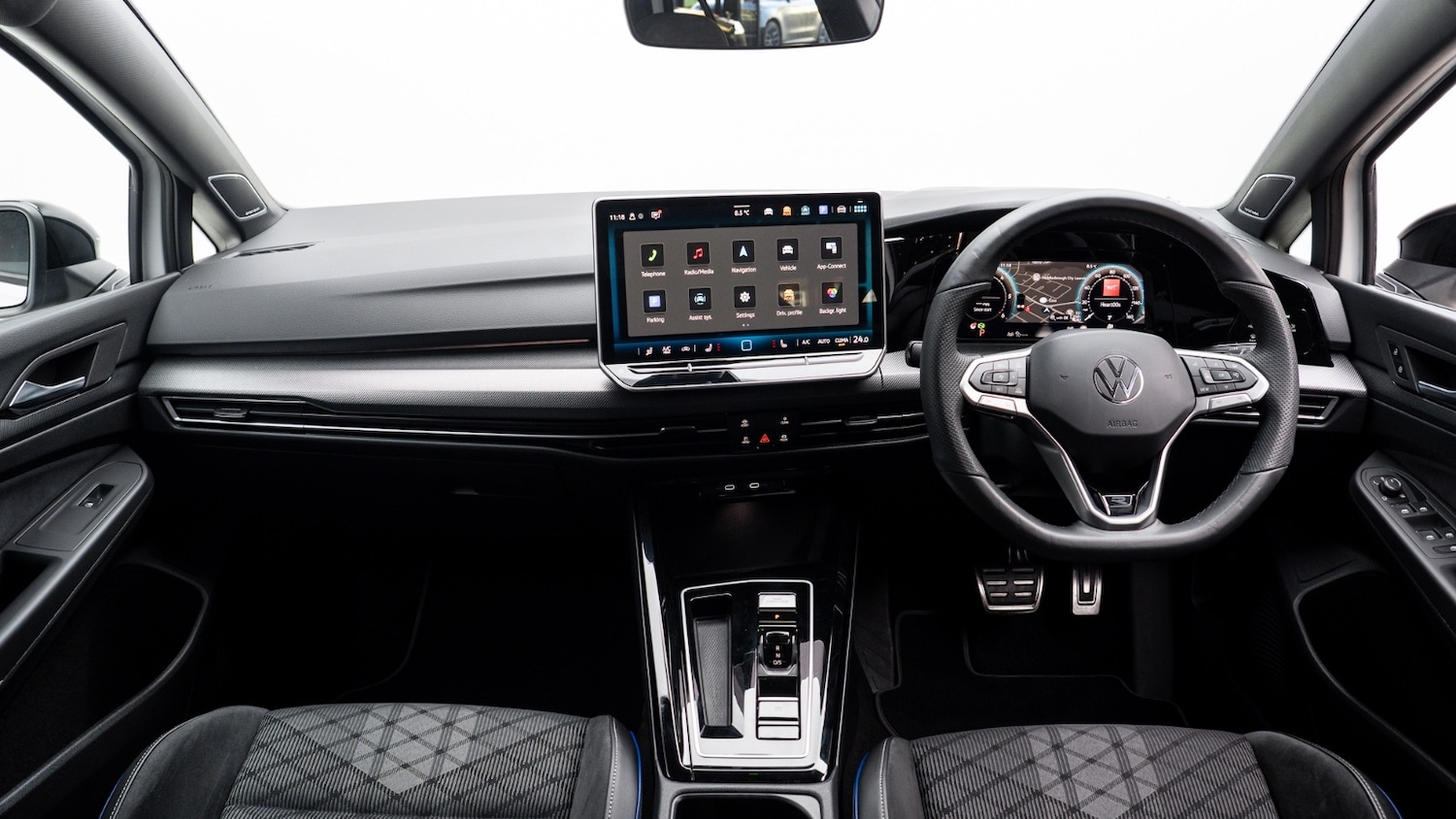 Used Volkswagen Golf 2025 for sale - 77225017: Photo 2