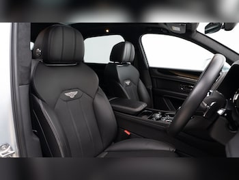 Used Bentley Bentayga 2020 for sale - 76556884: Photo