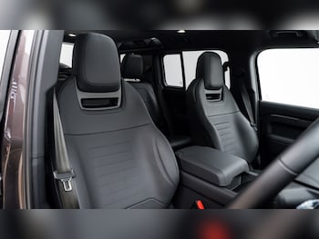 Used Land Rover Defender 2025 for sale - 77690834: Photo